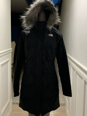 The North Face Women's Arctic Black Hooded Parka with Faux Fur Hood Jacket S